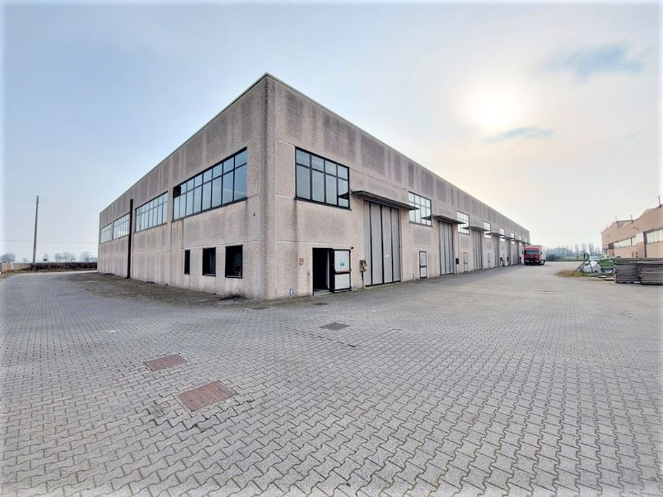 #14727 Capannone industriale con area di pertinenza in vendita - foto 1