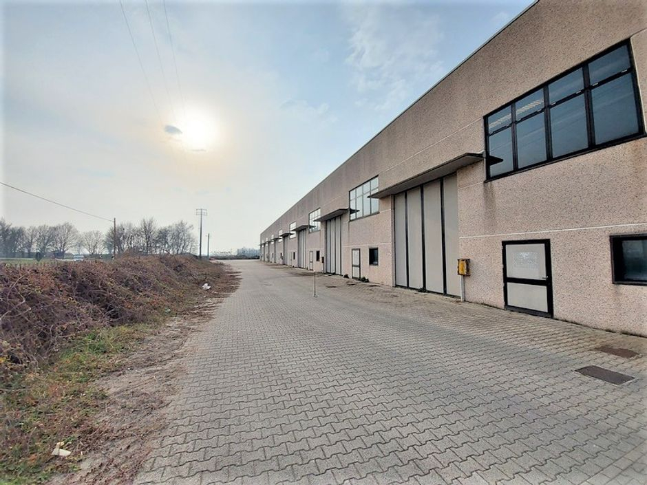 #14727 Capannone industriale con area di pertinenza in vendita - foto 4