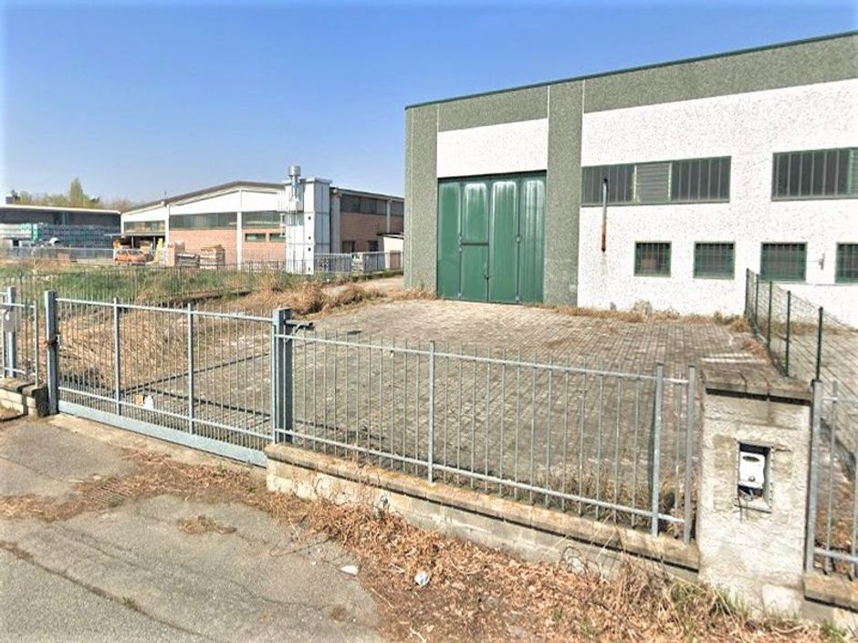 #14733 Porzione di capannone con area di pertinenza in vendita - foto 1