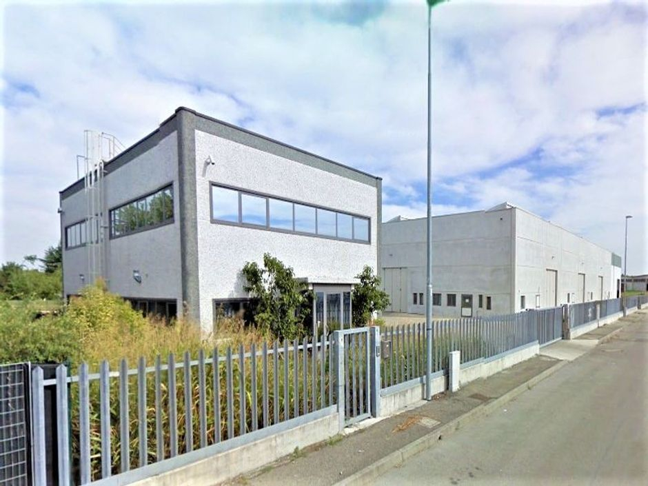 #14734 Capannone industriale con area di pertinenza in vendita - foto 1