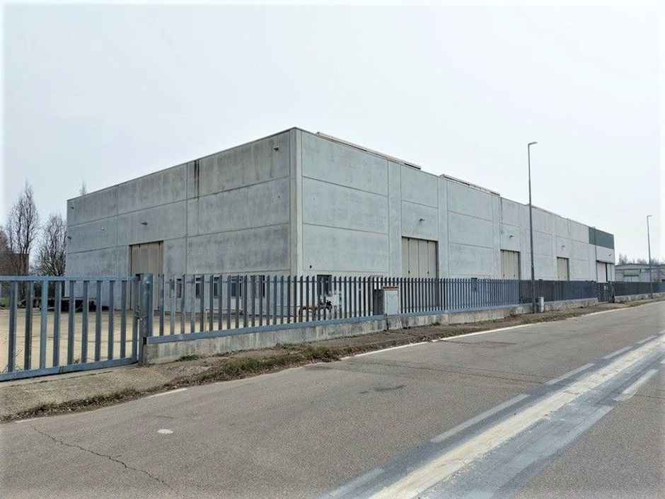 #14734 Capannone industriale con area di pertinenza in vendita - foto 2