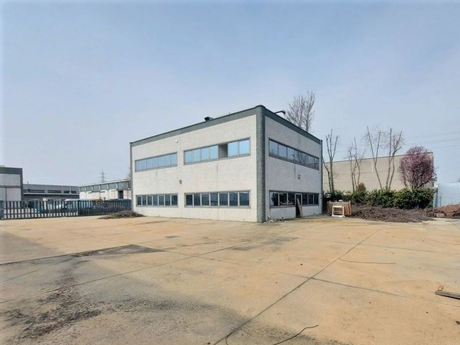 #14734 Capannone industriale con area di pertinenza in vendita - foto 3