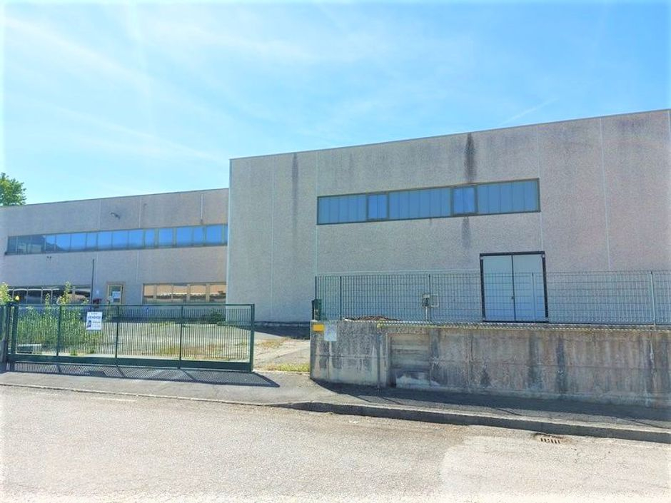 #14738 Capannone industriale con area di pertinenza in vendita - foto 2