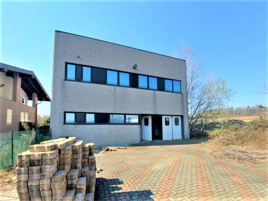 #14748 Capannone con area di pertinenza in vendita - foto 3
