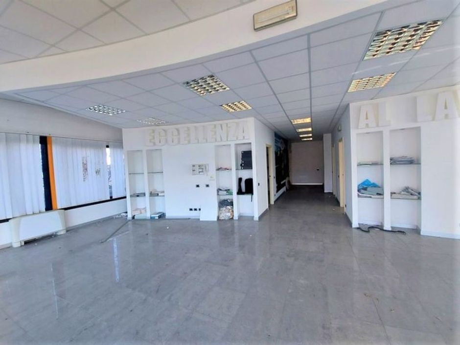 #14748 Capannone con area di pertinenza in vendita - foto 4