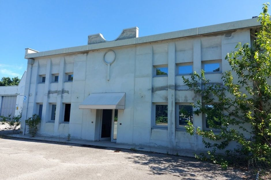 #14762 Porzione di capannone e piazzale privato in vendita - foto 2