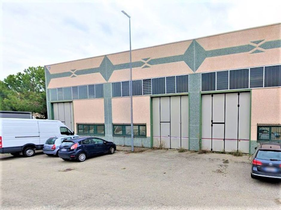 #14765 Porzione di capannone industriale con area di pertinenza in vendita - foto 2