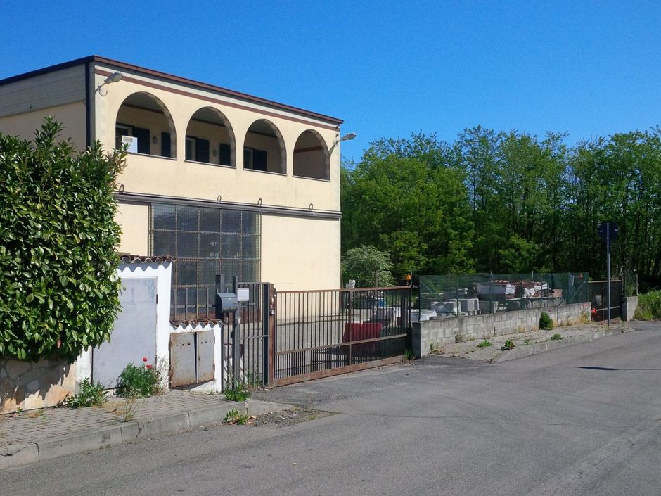 #14769 Capannone industriale con area di pertinenza in vendita - foto 1