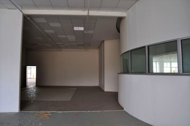 Complessi commerciali in vendita