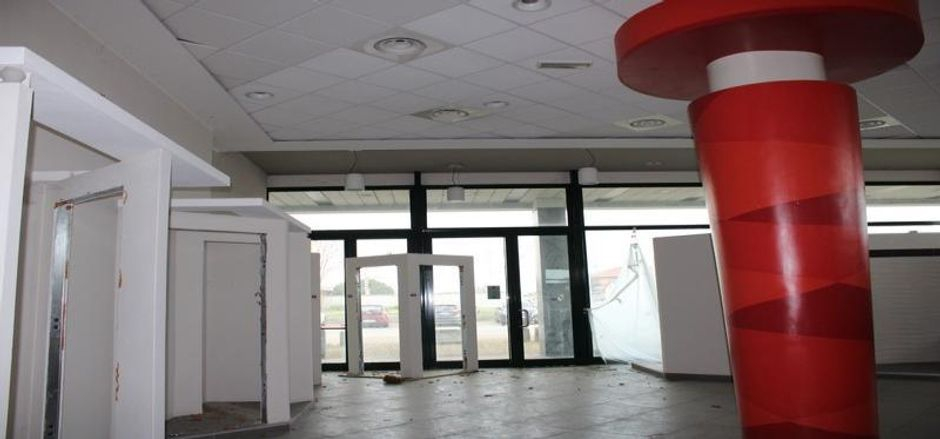 #14813 Capannone showroom con laboratori e uffici in vendita - foto 2