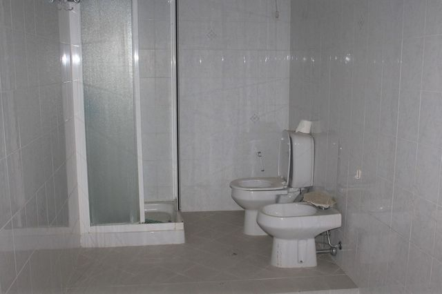 Con servizi in vendita