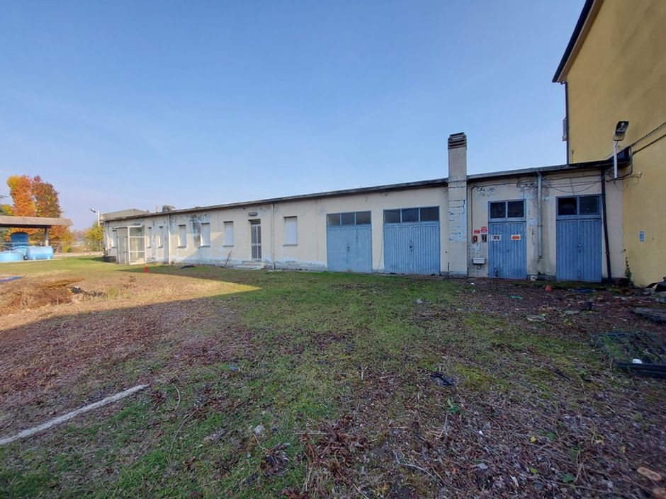 #14856 Deposito commerciale con abitazione del custode e terreno di pertinenza in vendita - foto 4