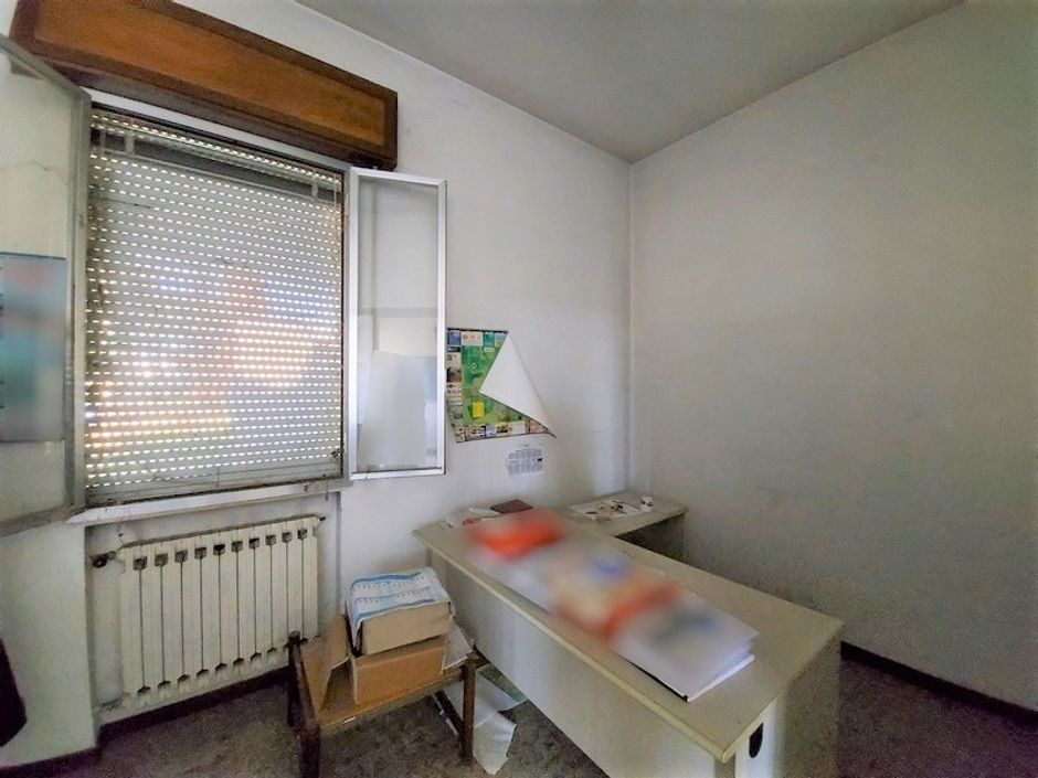 #14856 Deposito commerciale con abitazione del custode e terreno di pertinenza in vendita - foto 10
