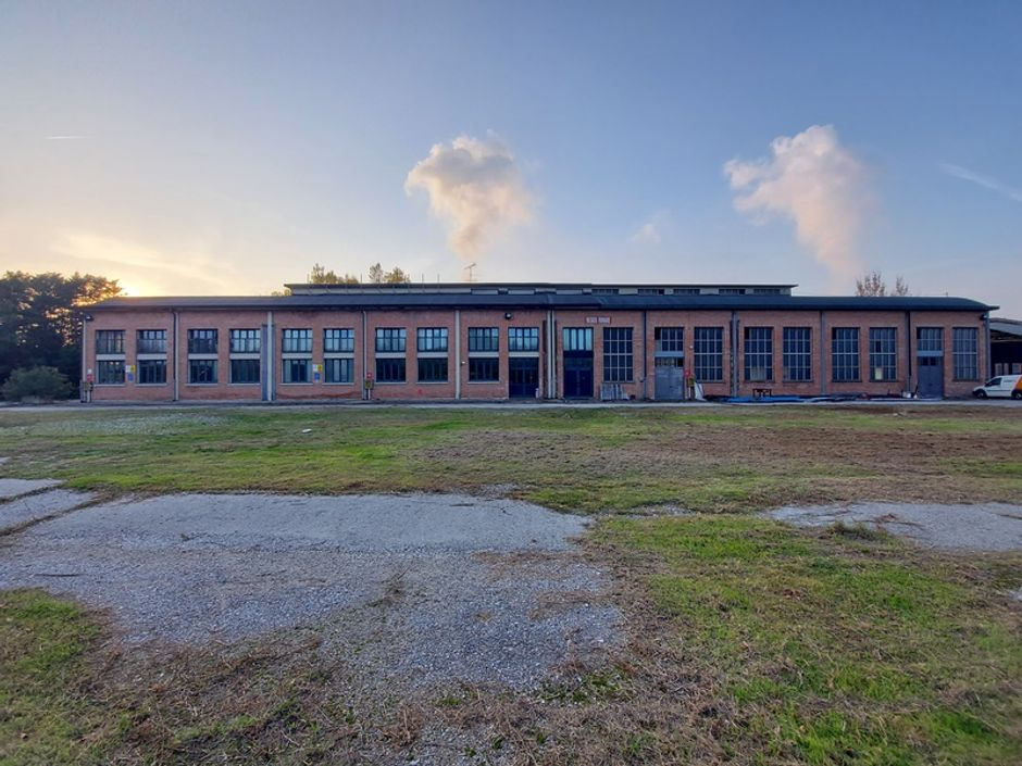 #14858 Complesso produttivo con terreno di pertinenza in vendita - foto 1