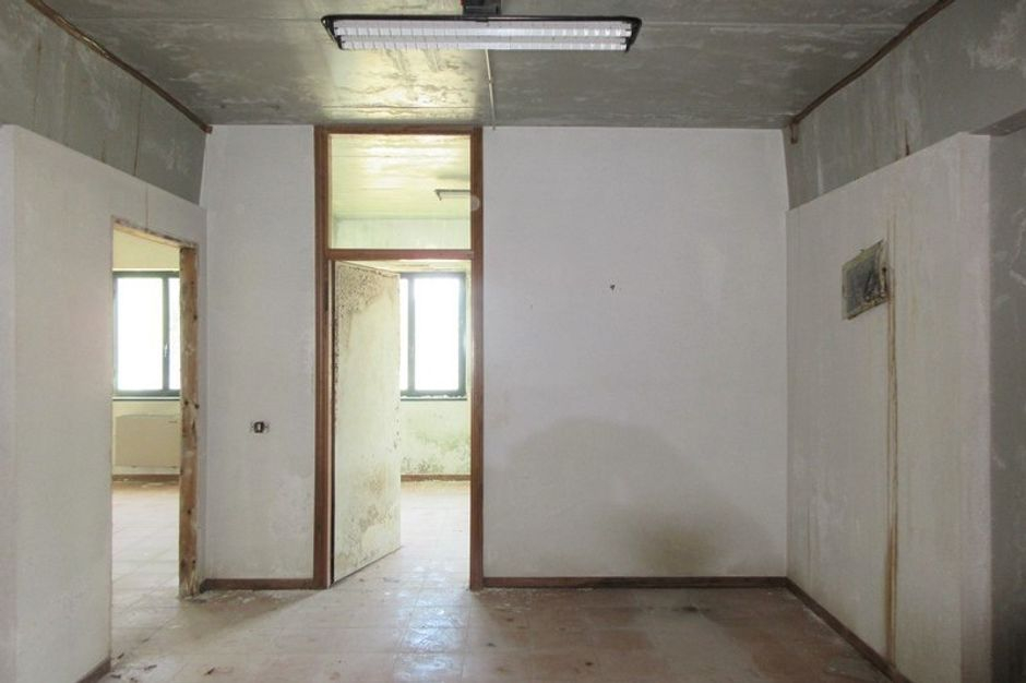 #14868 Porzione di capannone con uffici e corte in vendita - foto 5