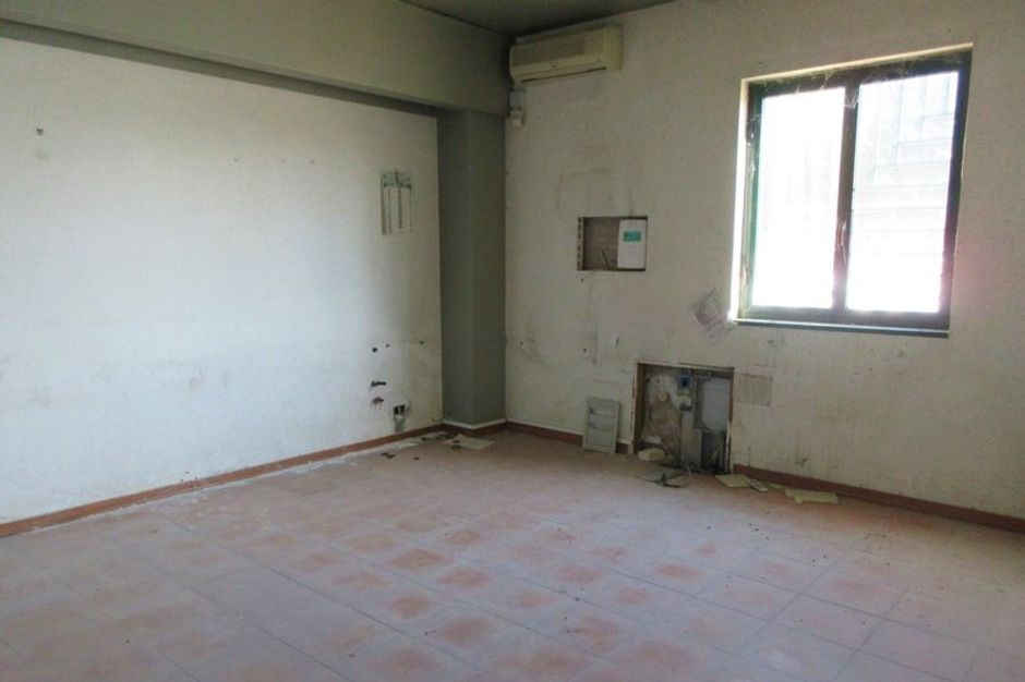 #14868 Porzione di capannone con uffici e corte in vendita - foto 13