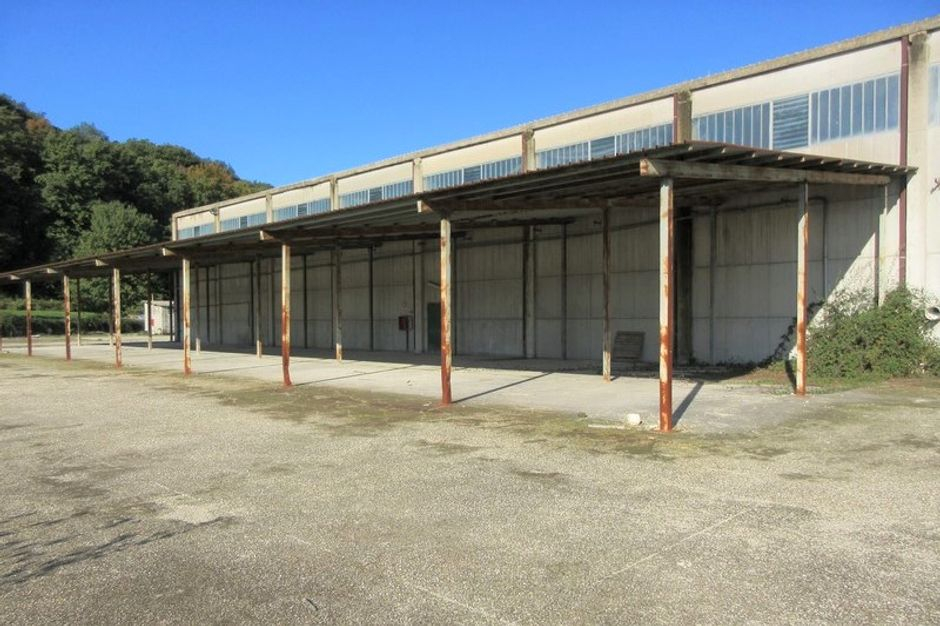 #14868 Porzione di capannone con uffici e corte in vendita - foto 18