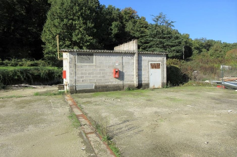 #14868 Porzione di capannone con uffici e corte in vendita - foto 19