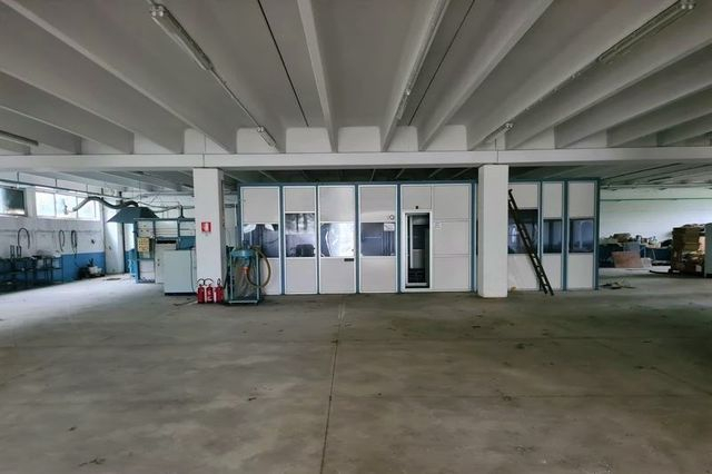 Con servizi in vendita