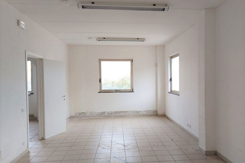 #14888 Capannone con uffici e sala lavorazione in vendita - foto 7