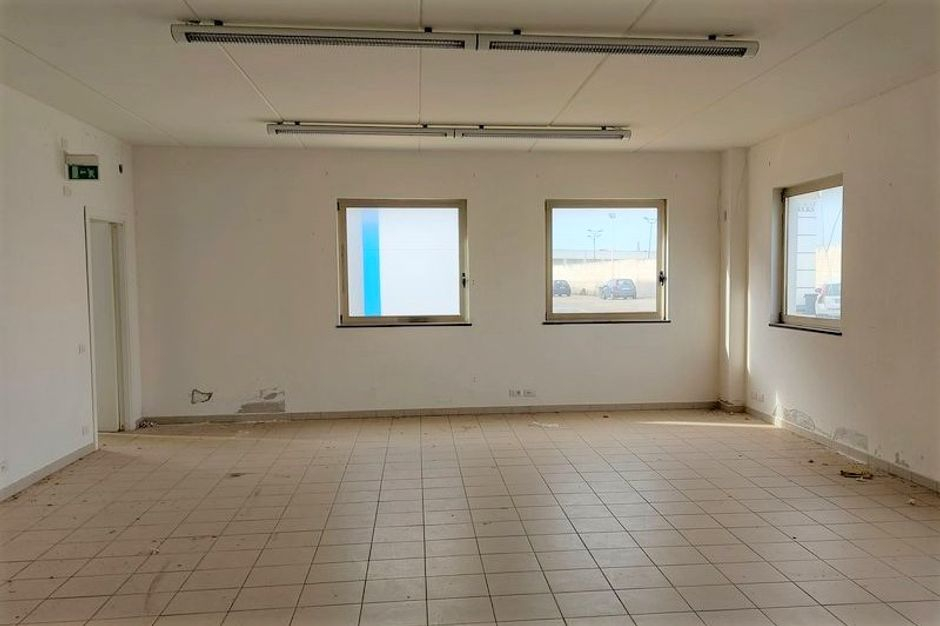 #14888 Capannone con uffici e sala lavorazione in vendita - foto 8
