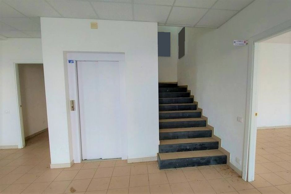 #14888 Capannone con uffici e sala lavorazione in vendita - foto 12