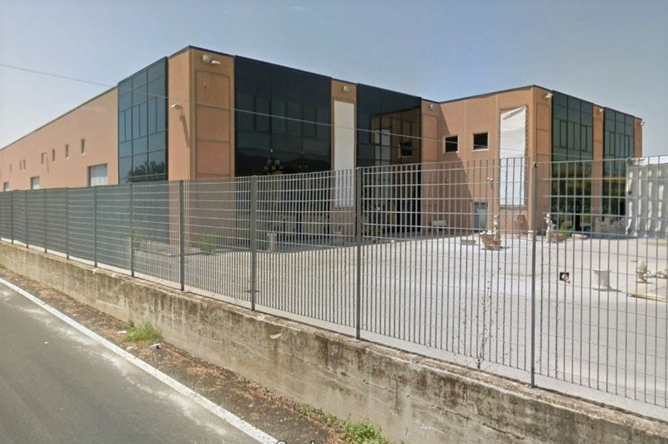 #14890 Capannone commerciale con blocco uffici in vendita - foto 1