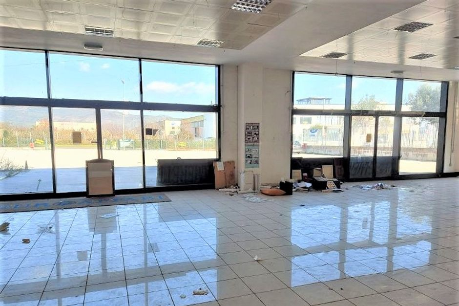 #14890 Capannone commerciale con blocco uffici in vendita - foto 2