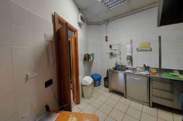Negozi in vendita
