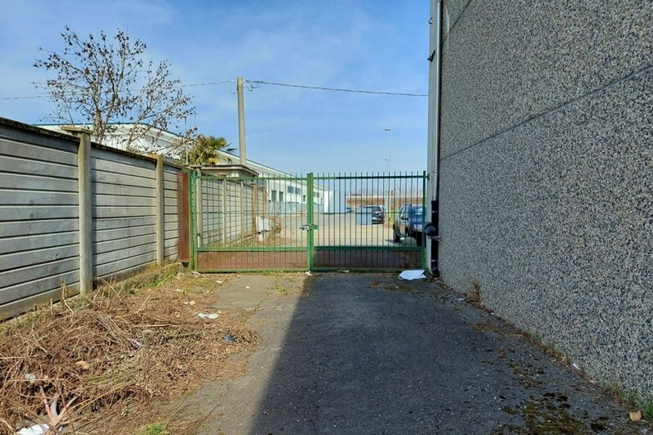 #14897 Capannone a magazzino e corte privata in vendita - foto 18