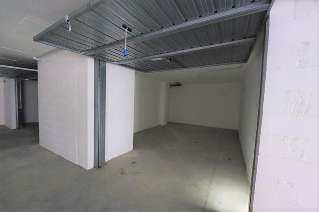 Garage in vendita