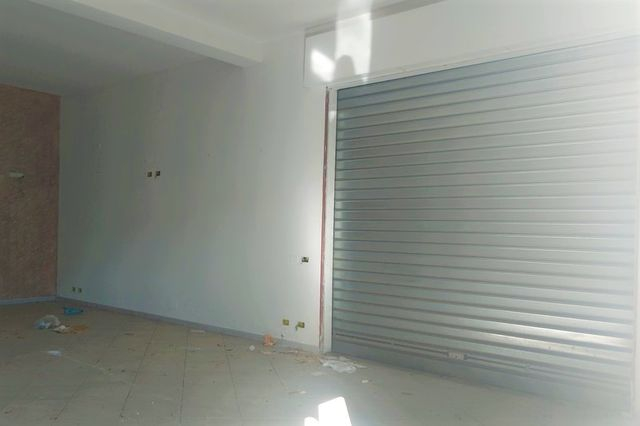 Negozi in vendita