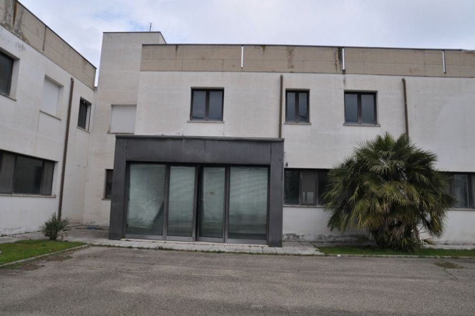 #14957 Capannone industriale con uffici e alloggio custode in vendita - foto 3