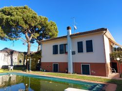 Casa indipendente con garage e piscina - Lotto 14983 (Asta 14983)