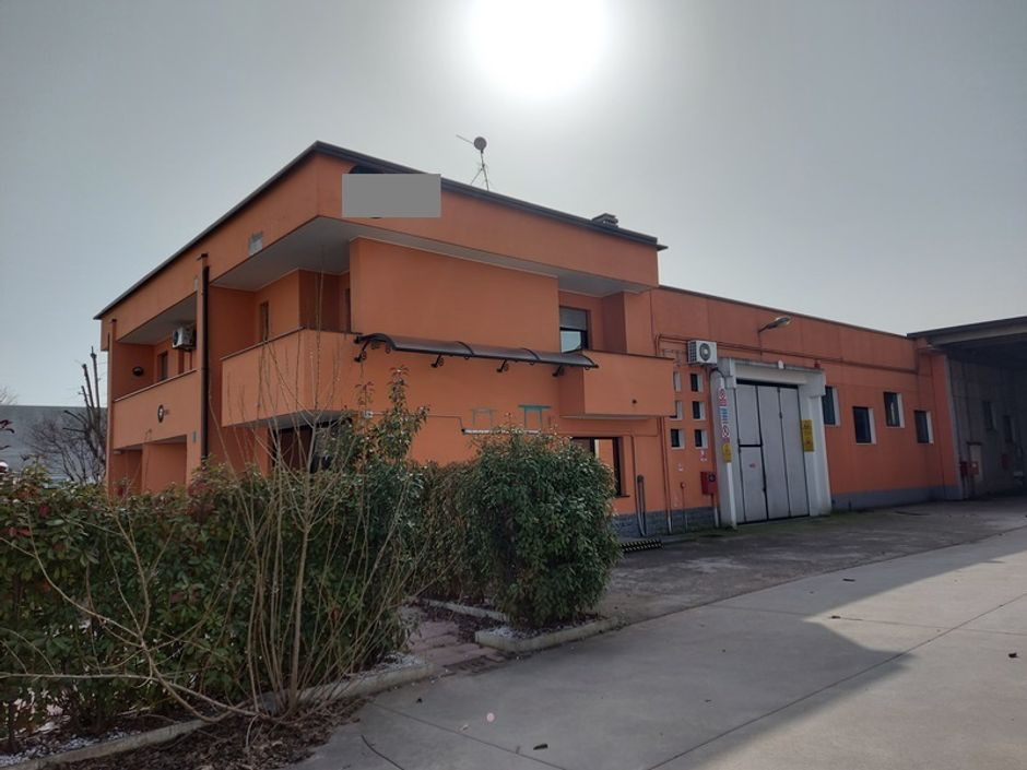 #15004 Capannone produttivo con abitazione custode in vendita - foto 2