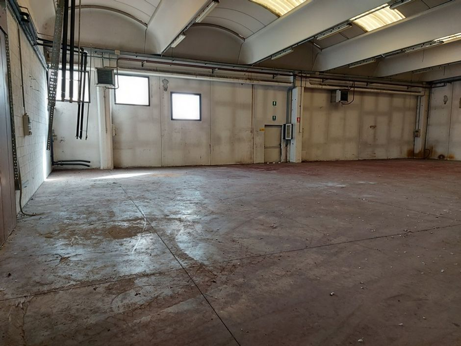#15004 Capannone produttivo con abitazione custode in vendita - foto 6