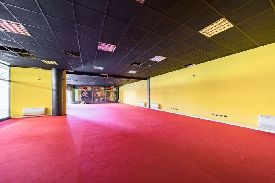 #15006 Negozio in complesso commerciale in vendita - foto 2