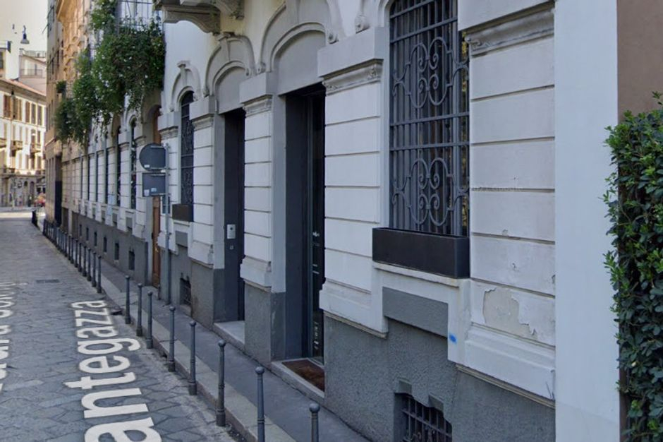 #15018 Negozio su due livelli in zona residenziale di pregio in vendita - foto 2