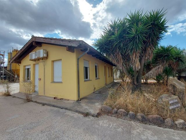 Fabbricati industriali in vendita