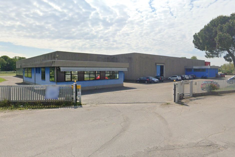 #15051 Parte di complesso industriale con terreni edificabili in vendita - foto 1