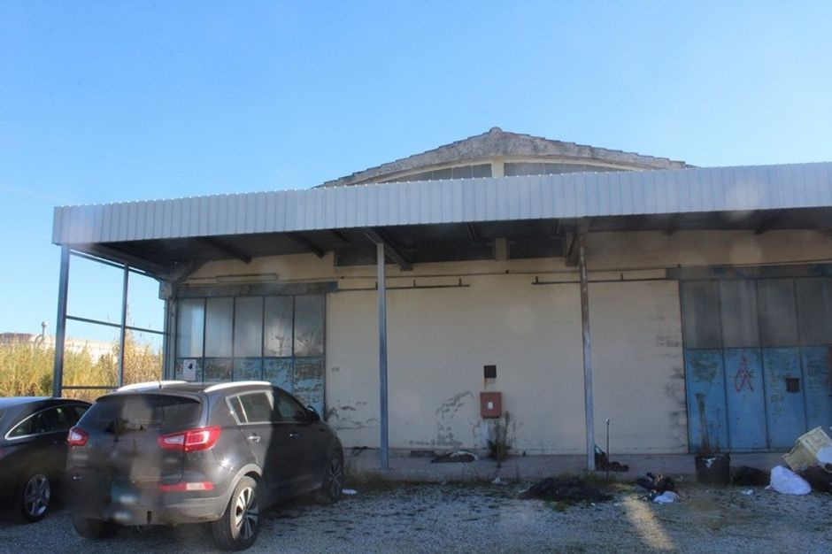 #15090 Fabbricato industriale con resede circostante in vendita - foto 1