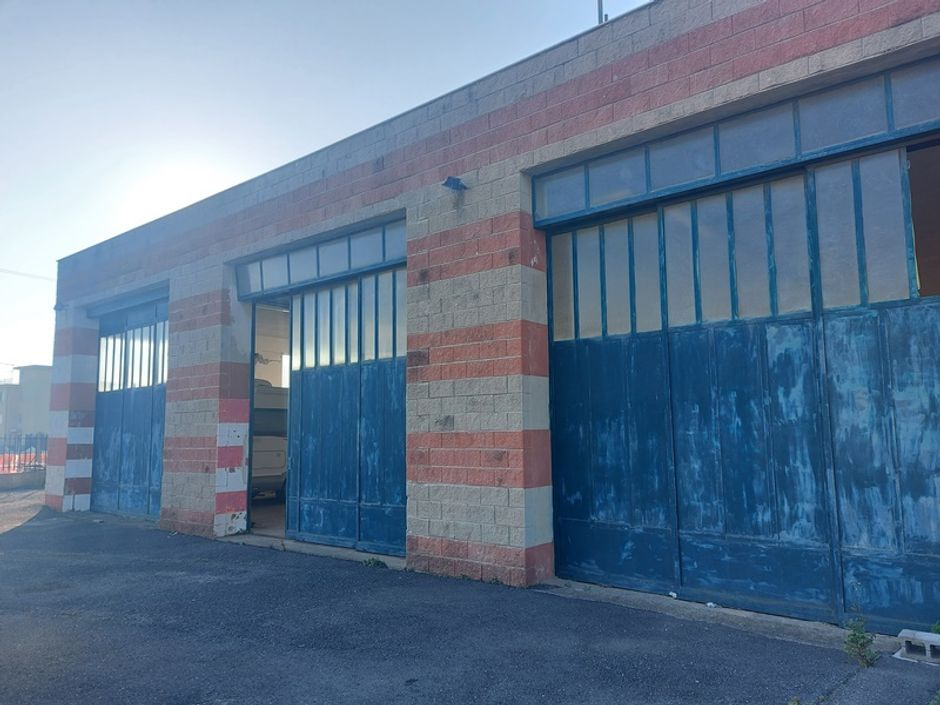 #15120 Immobile commerciale con magazzini e appartamenti in vendita - foto 15