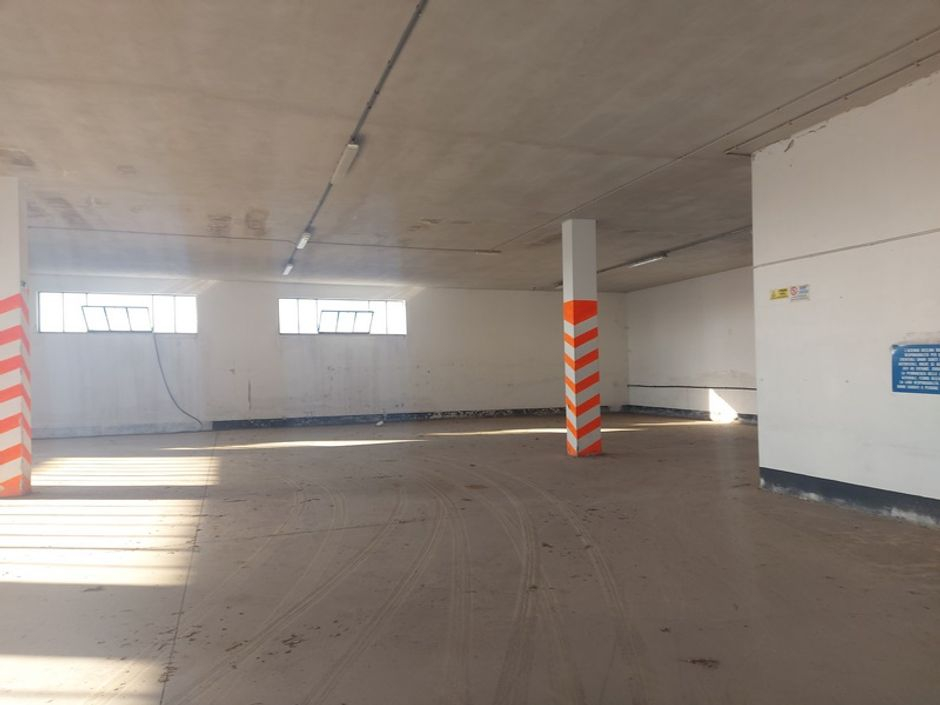#15120 Immobile commerciale con magazzini e appartamenti in vendita - foto 17