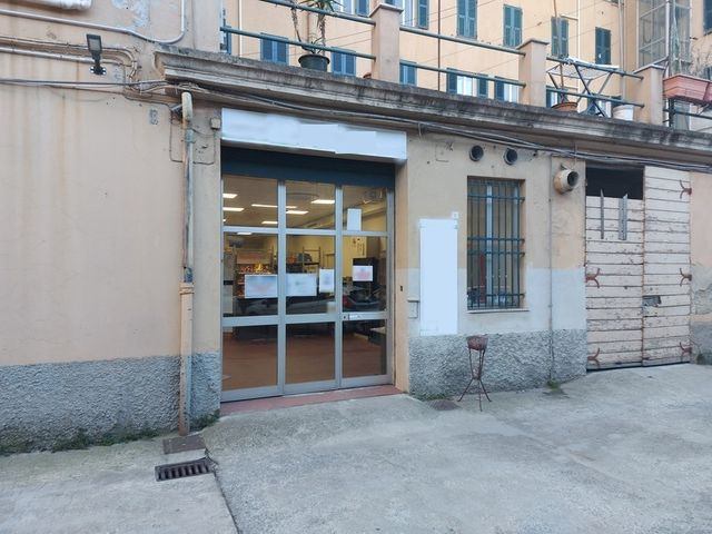 Laboratori in vendita