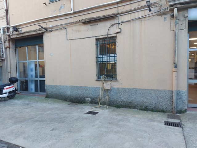 Laboratori in vendita