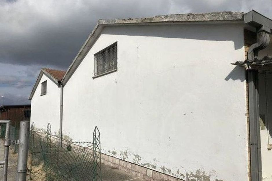 #15157 Capannone con 3 unità artigianali con area esterna in vendita - foto 3