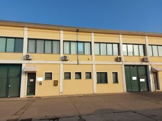 Capannoni artigianali in vendita