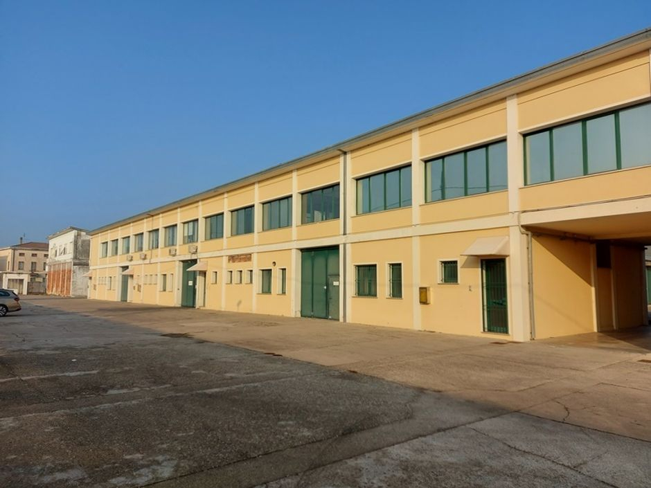 #15159 Capannone artigianale con uffici in vendita - foto 3