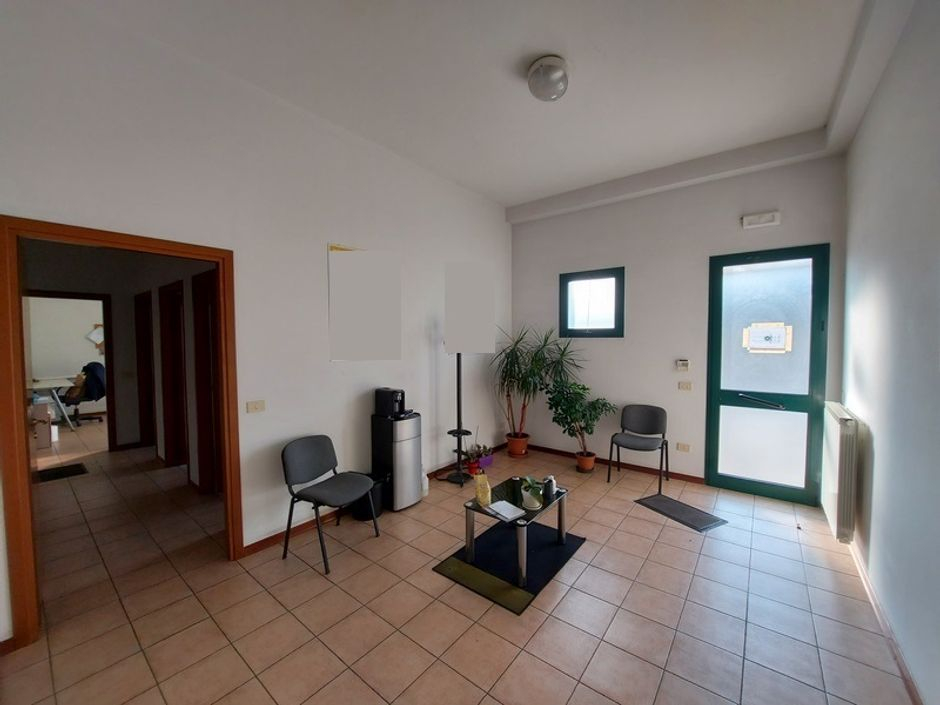 #15159 Capannone artigianale con uffici in vendita - foto 10