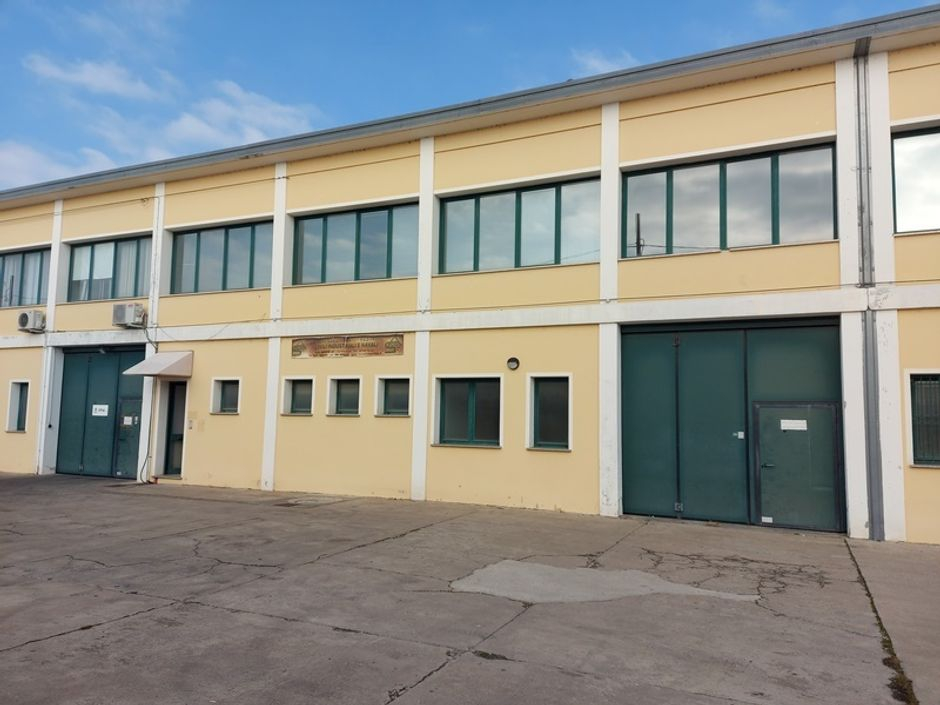 #15160 Capannone artigianale con uffici in vendita - foto 1